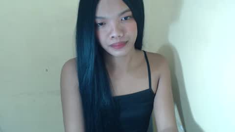 Snapshot of hoelyguine chatting on February 8, 2026, 3:26 pm Guinevere3 online show from February 8, 2026, 3:26 pm