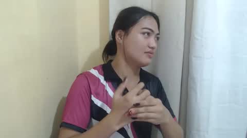 Snapshot of hoelyixia chatting on January 18, 2026, 6:17 am Ixia3 online show from January 18, 2026, 6:17 am