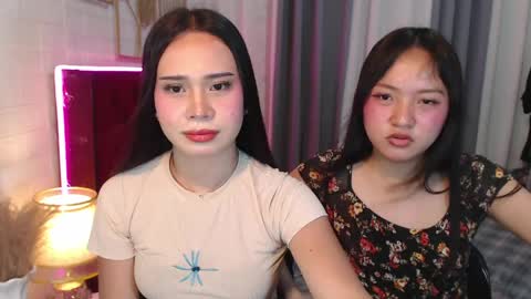 hoelymolly online show from April 6, 2026, 6:09 pm