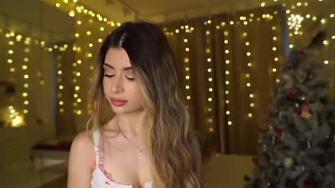 Moni Monica online show from December 17, 2025, 8:09 am