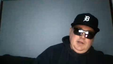 holden_minutz online show from April 10, 2026, 8:08 am