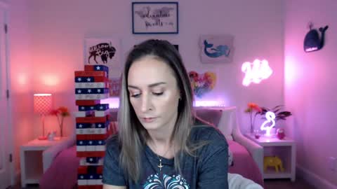 Holi Hurricane online show from November 17, 2025, 5:35 am