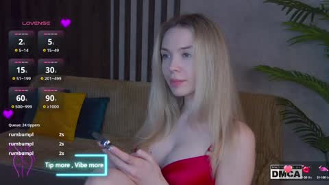 Snapshot of holl1would chatting on February 3, 2025, 10:54 pm My social media links subscribe to support me online show from February 3, 2025, 10:54 pm