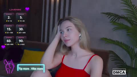 Snapshot of holl1would chatting on February 12, 2025, 10:37 pm My social media links subscribe to support me online show from February 12, 2025, 10:37 pm