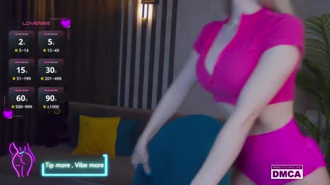 Snapshot of holl1would chatting on March 6, 2025, 3:35 am My social media links subscribe to support me online show from March 6, 2025, 3:35 am