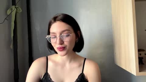 Sofia online show from April 4, 2026, 5:16 am