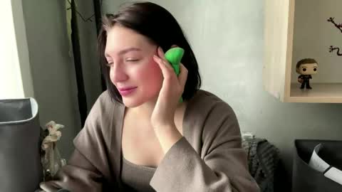 Sofia online show from April 17, 2026, 5:10 am