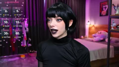 Snapshot of holliwould_ chatting on January 17, 2026, 5:56 am Holli online show from January 17, 2026, 5:56 am