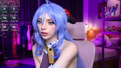 Snapshot of holliwould_ chatting on February 4, 2026, 11:27 am Holli online show from February 4, 2026, 11:27 am