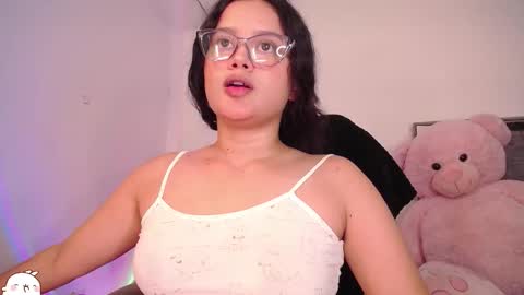 Snapshot of holly_16 chatting on October 5, 2025, 4:55 am holly_16 online show from October 5, 2025, 4:55 am