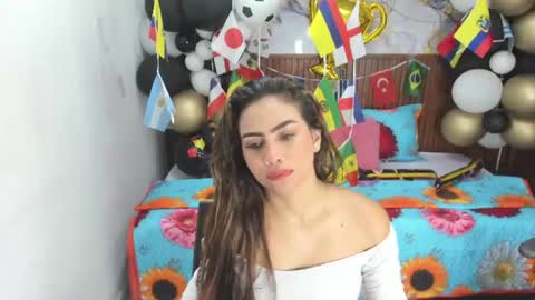 Holly 22 online show from July 1, 2026, 11:01 am