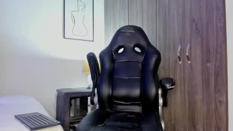 Snapshot of holly_29_m chatting on January 10, 2026, 4:36 am Mara online show from January 10, 2026, 4:36 am