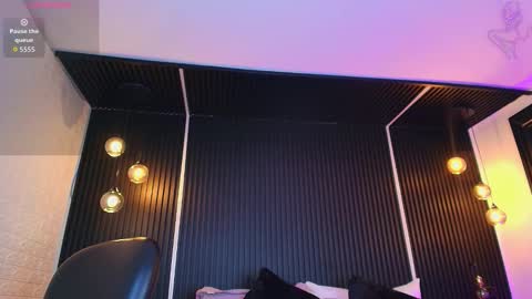 Snapshot of holly_kat chatting on October 24, 2025, 8:49 pm April online show from October 24, 2025, 8:49 pm