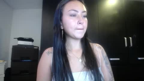 Snapshot of holly_rose69 chatting on February 8, 2026, 11:08 pm Holly online show from February 8, 2026, 11:08 pm