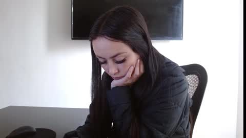 Snapshot of holly_rose69 chatting on February 23, 2026, 9:01 pm Holly online show from February 23, 2026, 9:01 pm