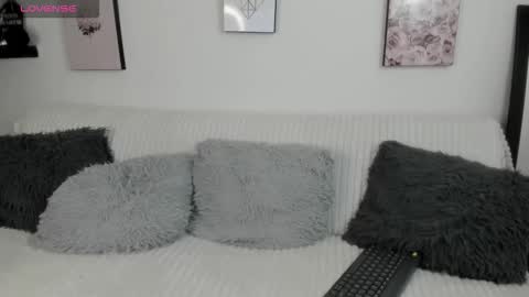 Snapshot of holly_rose69 chatting on March 18, 2026, 12:47 am Holly online show from March 18, 2026, 12:47 am