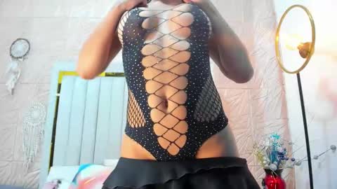 Snapshot of holly_sly chatting on November 29, 2025, 7:28 pm holly online show from November 29, 2025, 7:28 pm
