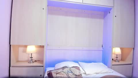 Snapshot of hollyadamss_ chatting on February 10, 2026, 12:09 pm Sofia online show from February 10, 2026, 12:09 pm