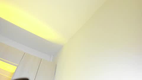 Snapshot of hollyadamss_ chatting on February 25, 2026, 12:04 pm Sofia online show from February 25, 2026, 12:04 pm