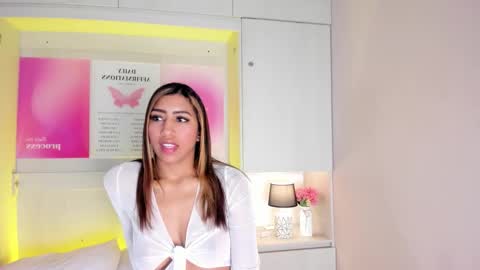 Snapshot of hollyadamss_ chatting on March 6, 2026, 12:12 pm Sofia online show from March 6, 2026, 12:12 pm