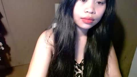 Snapshot of hollyapple_ chatting on March 7, 2026, 9:50 am HollyApple online show from March 7, 2026, 9:50 am