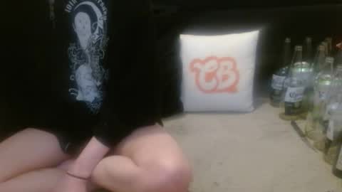 Holly Hawkes online show from March 31, 2026, 9:26 pm