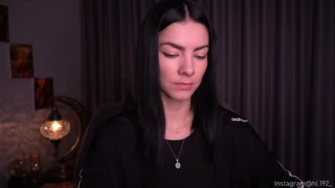 Holly Linder online show from December 4, 2024, 1:36 am