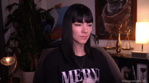 Holly Linder online show from January 5, 2025, 2:06 am