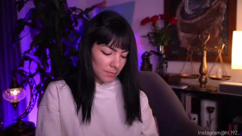 Holly Linder online show from February 16, 2025, 1:36 am