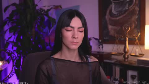 Holly Linder online show from March 8, 2025, 2:12 am