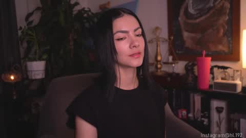 Holly Linder online show from September 14, 2025, 3:27 am