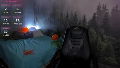 Snapshot of hollyylee chatting on October 29, 2025, 12:57 am Emma online show from October 29, 2025, 12:57 am