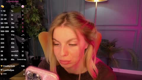 Snapshot of holy_alexa chatting on December 23, 2024, 10:10 am Alexa online show from December 23, 2024, 10:10 am