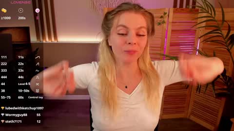 Snapshot of holy_alexa chatting on December 26, 2024, 9:44 am Alexa online show from December 26, 2024, 9:44 am