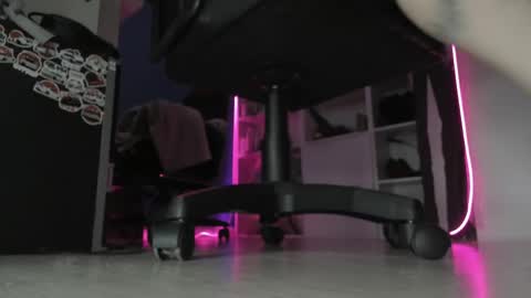 holy_mistresss online show from April 14, 2026, 8:09 am