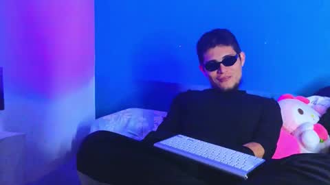      online show from October 28, 2025, 6:50 am