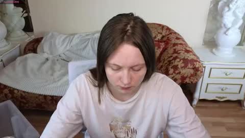 holybabydoll online show from November 26, 2025, 11:44 am