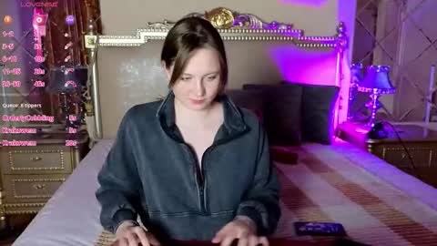 holybabydoll online show from November 30, 2025, 11:31 pm