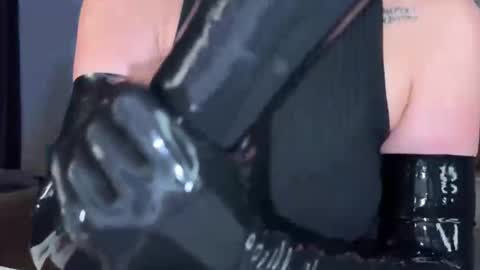 Snapshot of holycatharsis chatting on December 17, 2025, 6:47 pm Goddess Holy Catharsis online show from December 17, 2025, 6:47 pm