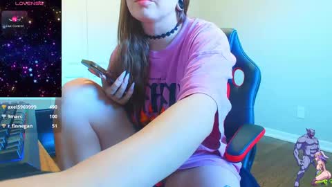 Snapshot of holyweed420 chatting on December 11, 2024, 7:36 pm Viktoria online show from December 11, 2024, 7:36 pm
