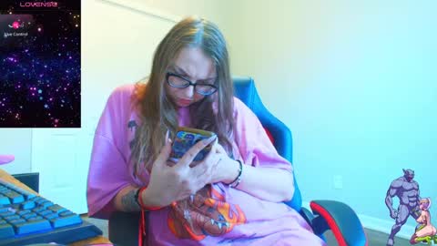 Snapshot of holyweed420 chatting on December 17, 2024, 8:21 pm Viktoria online show from December 17, 2024, 8:21 pm