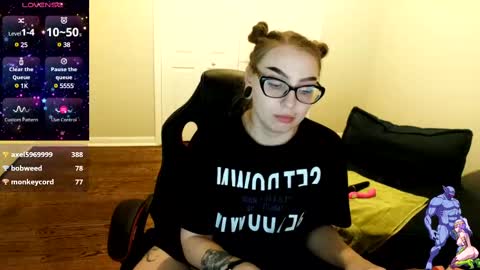 Snapshot of holyweed420 chatting on February 10, 2025, 2:08 am Viktoria online show from February 10, 2025, 2:08 am