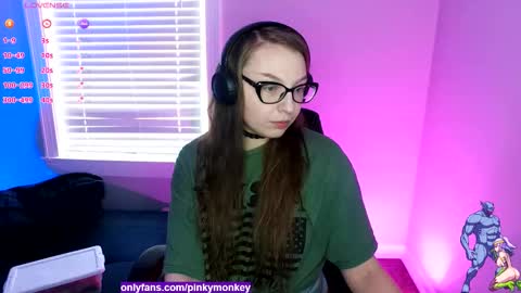 Snapshot of holyweed420 chatting on November 15, 2025, 7:32 pm Viktoria online show from November 15, 2025, 7:32 pm