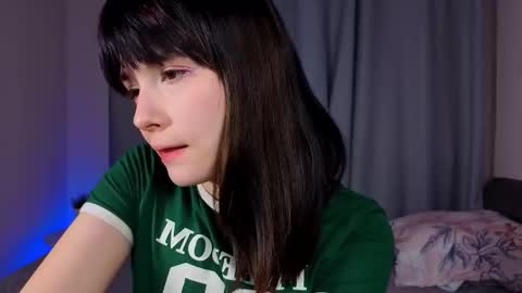 Snapshot of honeey_beee chatting on October 23, 2025, 4:06 pm May online show from October 23, 2025, 4:06 pm