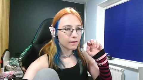 Snapshot of honelin chatting on December 18, 2024, 3:11 pm Honelints boyblonde hair AsterMIntfemboybrown hair online show from December 18, 2024, 3:11 pm