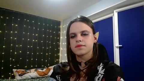 Snapshot of honelin chatting on January 8, 2025, 6:09 pm Honelints boyblonde hair AsterMIntfemboybrown hair online show from January 8, 2025, 6:09 pm