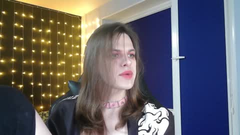 Snapshot of honelin chatting on January 14, 2025, 6:38 pm Honelints boyblonde hair AsterMIntfemboybrown hair online show from January 14, 2025, 6:38 pm