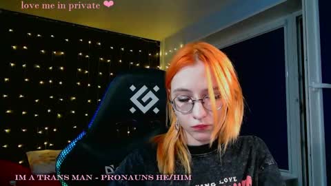 Snapshot of honelin chatting on January 23, 2025, 7:29 pm Honelints boyblonde hair AsterMIntfemboybrown hair online show from January 23, 2025, 7:29 pm