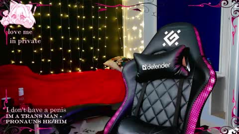 Snapshot of honelin chatting on March 3, 2025, 4:35 pm Honelints boyblonde hair AsterMIntfemboybrown hair online show from March 3, 2025, 4:35 pm