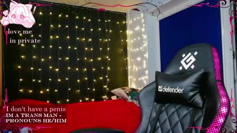 Snapshot of honelin chatting on March 8, 2025, 5:33 pm Honelints boyblonde hair AsterMIntfemboybrown hair online show from March 8, 2025, 5:33 pm